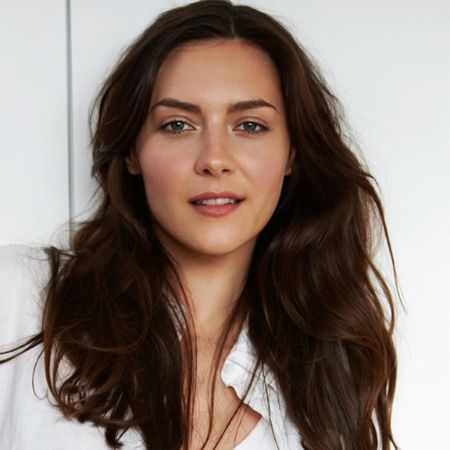 Spartacus Actress, Mia